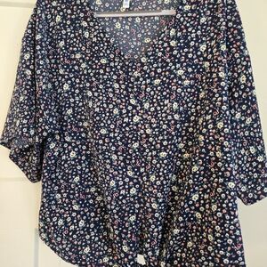 Womans Vishow Navy Floral V-Neck Women's Top XXL